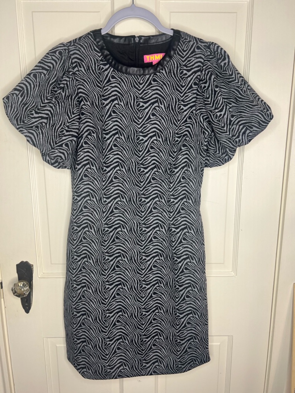 THML Black and Gray Zebra-Print Bubble Sleeve Dress Sz XS